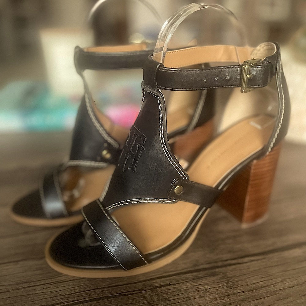 Tommy Hilfiger Black,Strappy,Heeled, Like-New Sandals Size 7